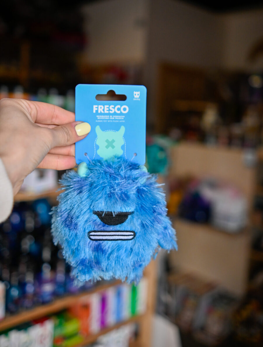 ZEE DOG ZABAWKA DLA PSA MR. FRESCO - w środku zabawki twarda guma
