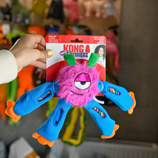 KONG Sneakerz Knots M - zabawka ze sznurem