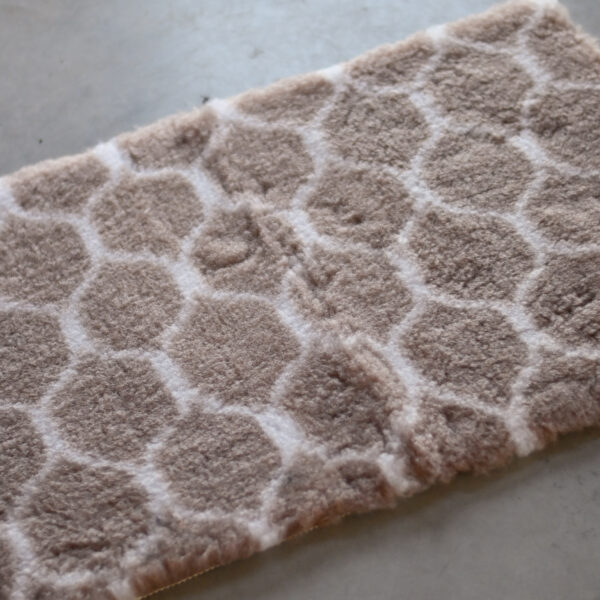 BUBA Legowisko DRY BED 28mm 75x50cm beż geometria