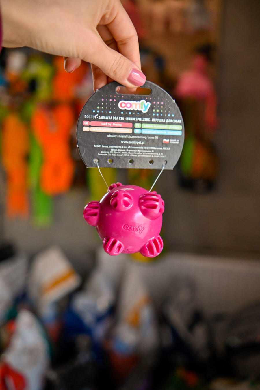 COMFY - zabawka dla psa Snacky Ball na przysmaki różowy 8,5cm