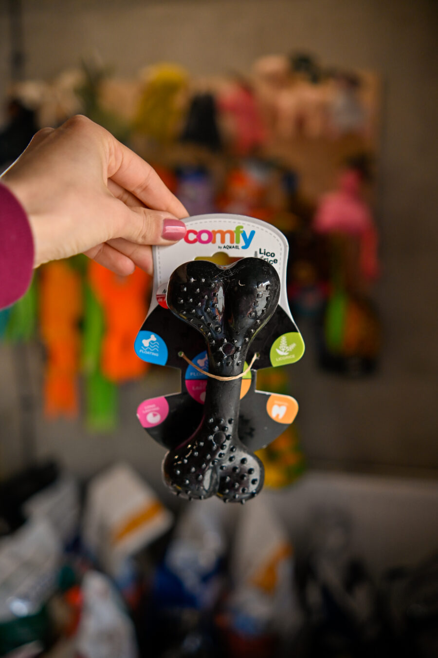 COMFY - zabawka kość dental zapach lukrecji 16,5CM
