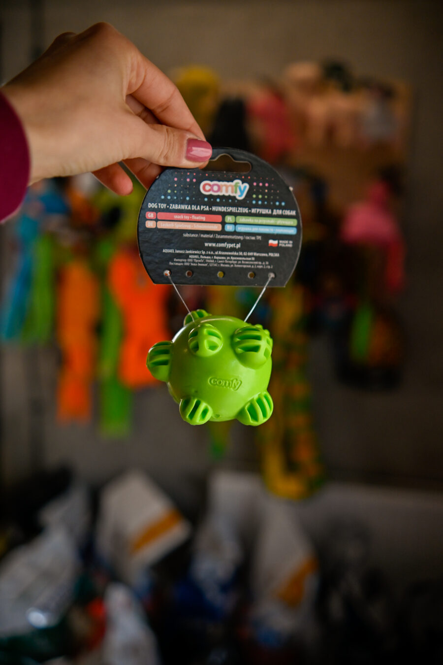 COMFY - zabawka dla psa Snacky Ball na przysmaki zielony 8,5cm