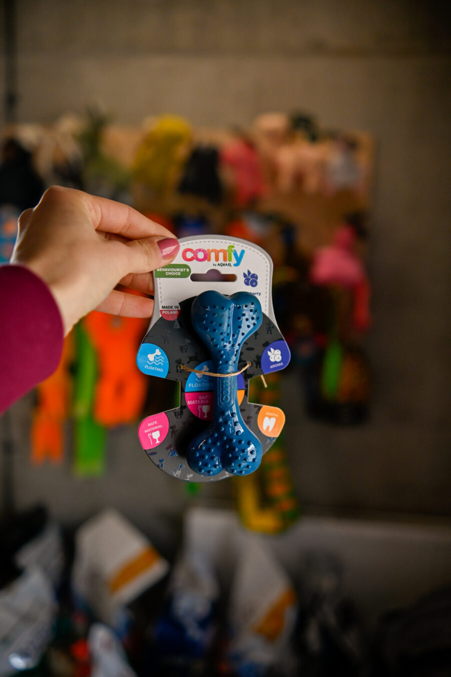 COMFY - zabawka kość dental zapach borówki 12,5 cm