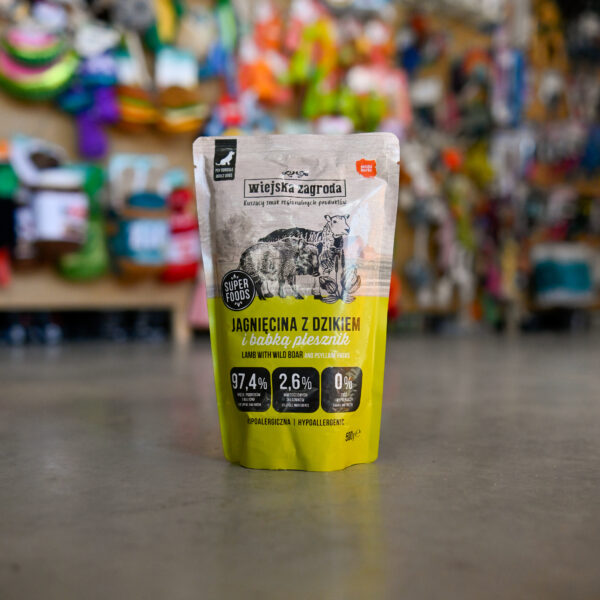 Karma mokra dla psa Wiejska Zagroda Jagnięcina z dzikiem (dorosły) 500g