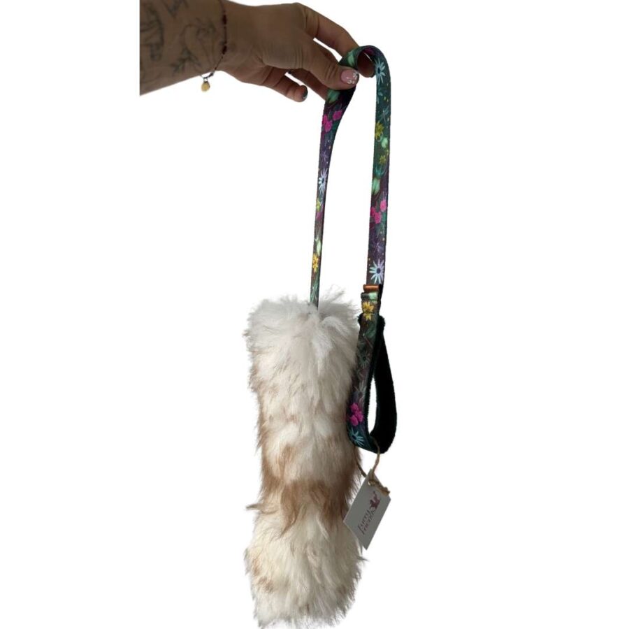 Furry Friends szarpak na długiej wodoodpornej zielonej taśmie z owczym futrem L