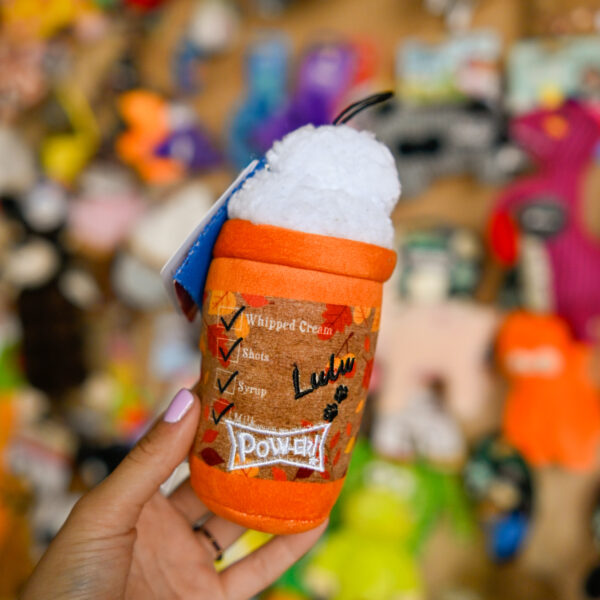 Lulubelles Power Plush Puggin Spice Latte Small - jesienna kawa