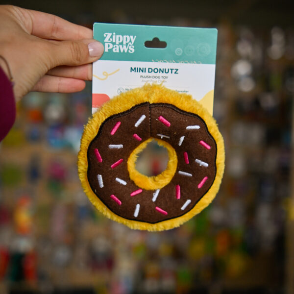 ZIPPYPAWS PLUSZOWY DONUT MINI - czekoladowy