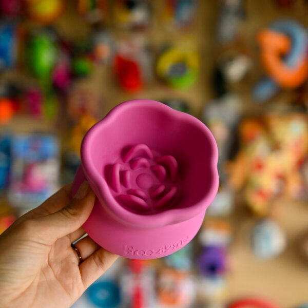 FREEZBONE FreezFlower Cup S - różowa wytrzymała miska do wylizywania i mrożenia