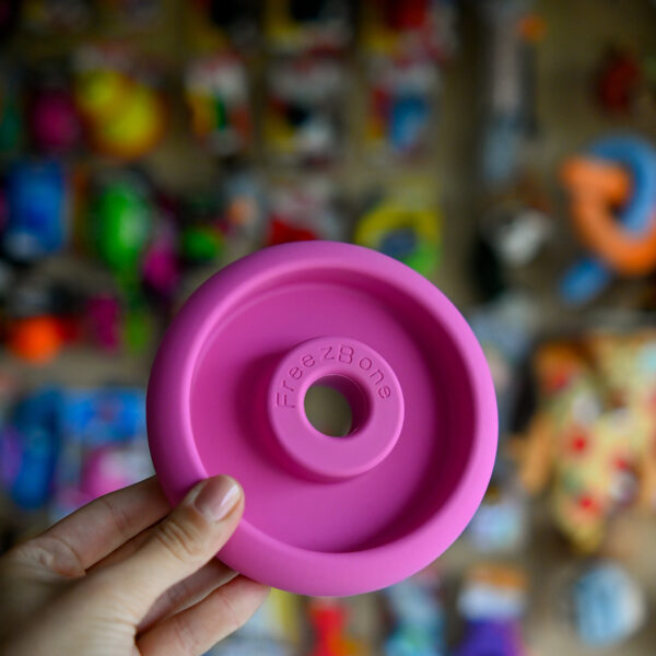 FREEZBONE Freez Doughnut L - różowy wytrzymały pączek do wylizywania i mrożenia