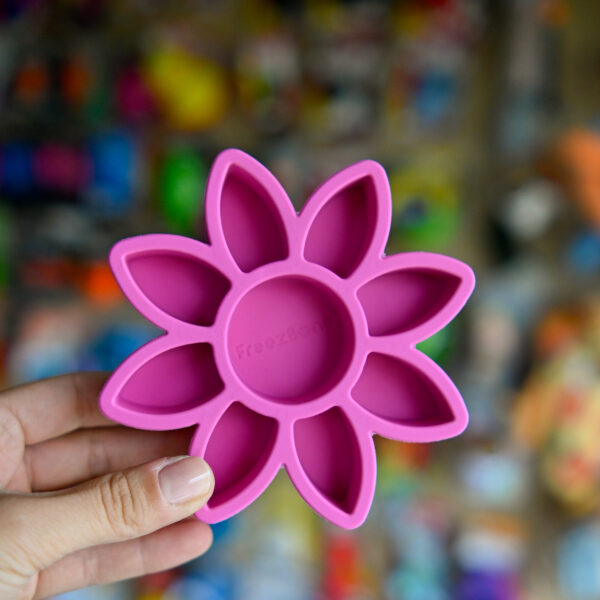 FREEZBONE FreezFlower - różowa wytrzymała mata miska do wylizywania i mrożenia