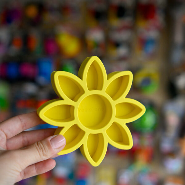 FREEZBONE FreezFlower - żółta wytrzymała mata miska do wylizywania i mrożenia