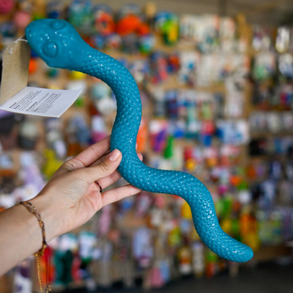 FLAMINGO SNEAKY SNAKE WĄŻ NA PRZYSMAKI NIEBIESKI TPR