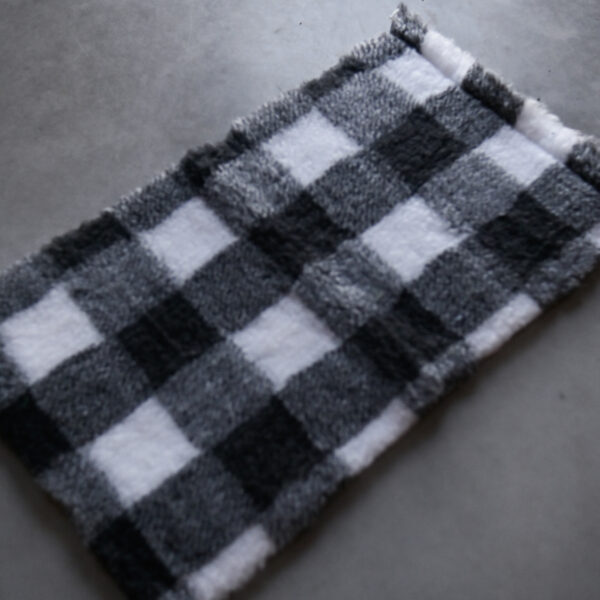 BUBA Legowisko DRY BED 28mm 75x50cm antypoślizgowe krata biało czarna