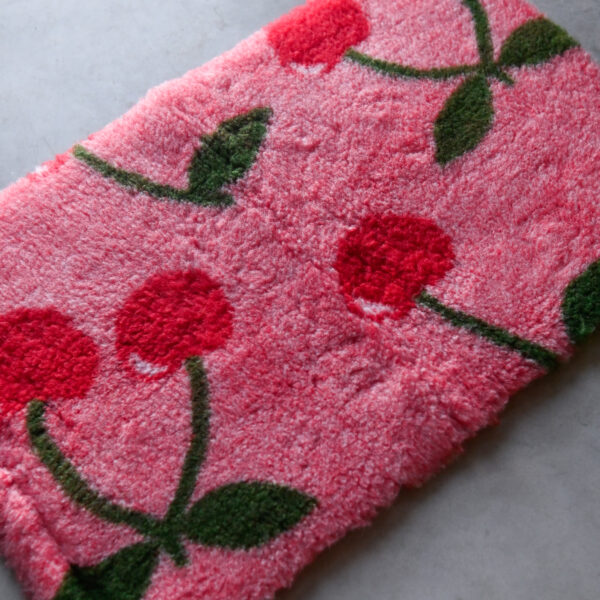 BUBA Legowisko DRY BED 28mm 75x50 cm antypoślizgowe różowe wisienki