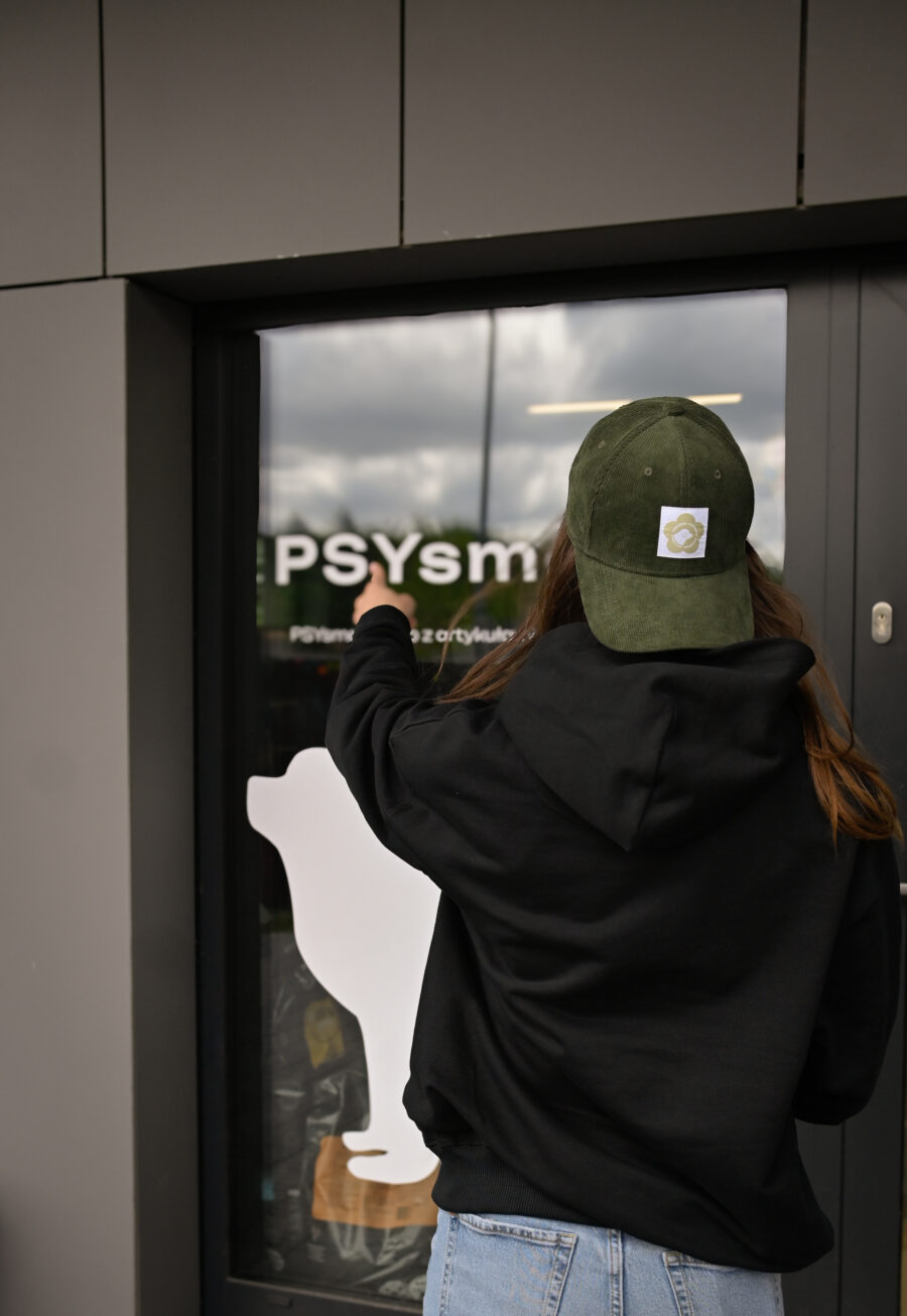 PSYsmakowa czapka z daszkiem zielona z wiosennym logiem