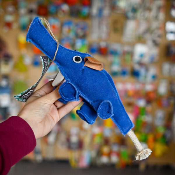 GREEN & WILD'S Dino the Dyno Fish (Dyno Ryba) - zabawka z zamszu i juty