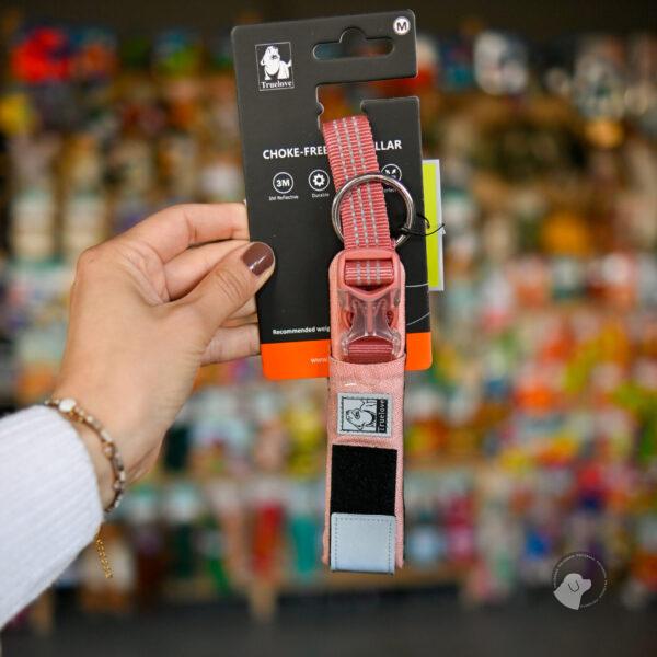Truelove Obroża z personalizowanym rzepem Velcro brzoskwiniowa XS-L