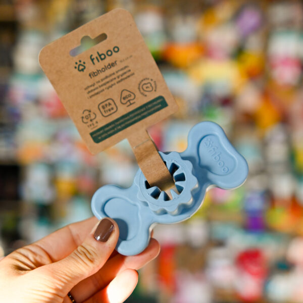 FIBOO Fibholder – uchwyt na podłużne smaczki dla psów niebieski