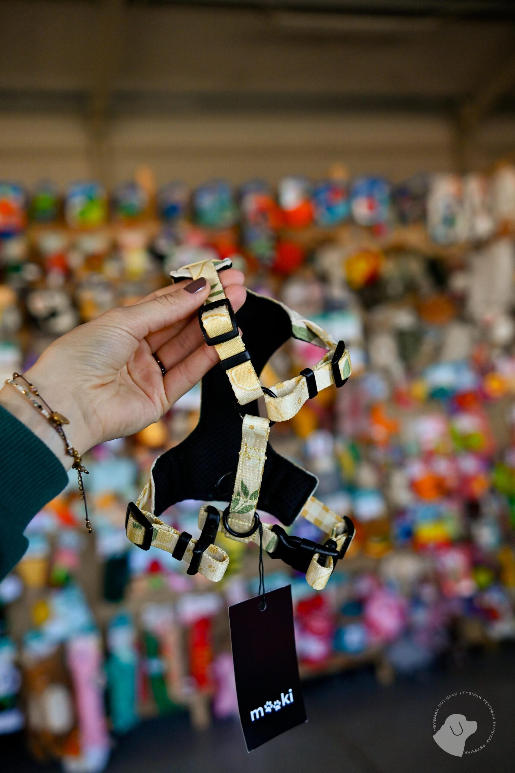 MOOKI - Szelki bezuciskowe we wzorze LIMONCELLO rozm XS-XL żółte