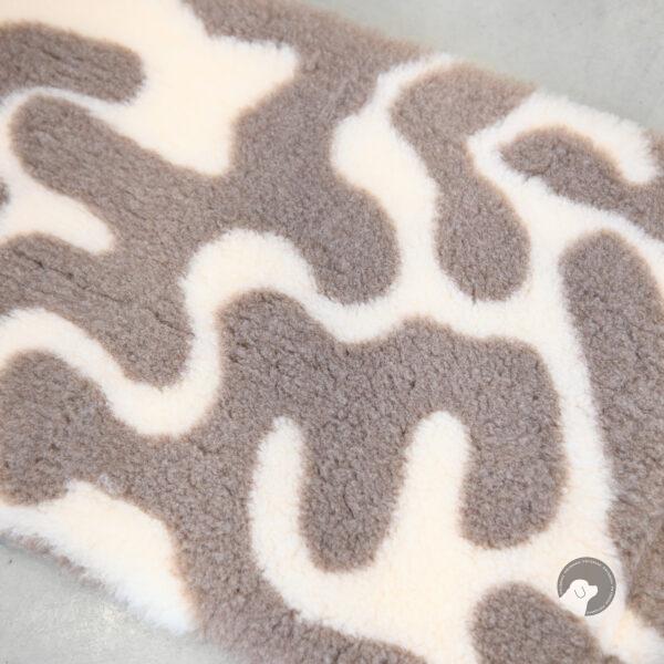 BUBA Legowisko DRY BED 28mm 75x50cm antypoślizgowe zawijasy kremowo-beżowe