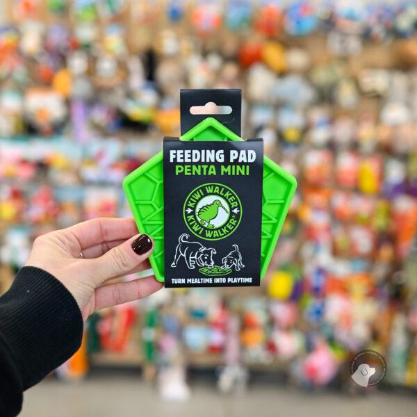 Kiwi Walker PENTA Feeding Pad MINI – miska spowalniająca jedzenie i lizanie dla psa i kota zielona