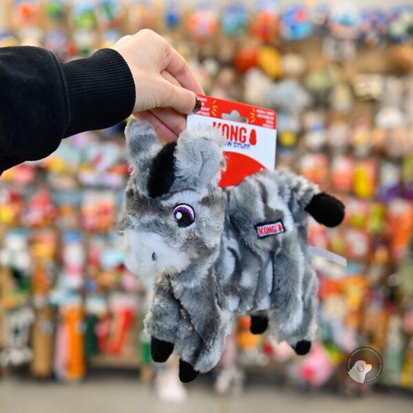 KONG® LOW STUFF STRIPES DONKEY M - pluszowy osiołek z ala zwłoki