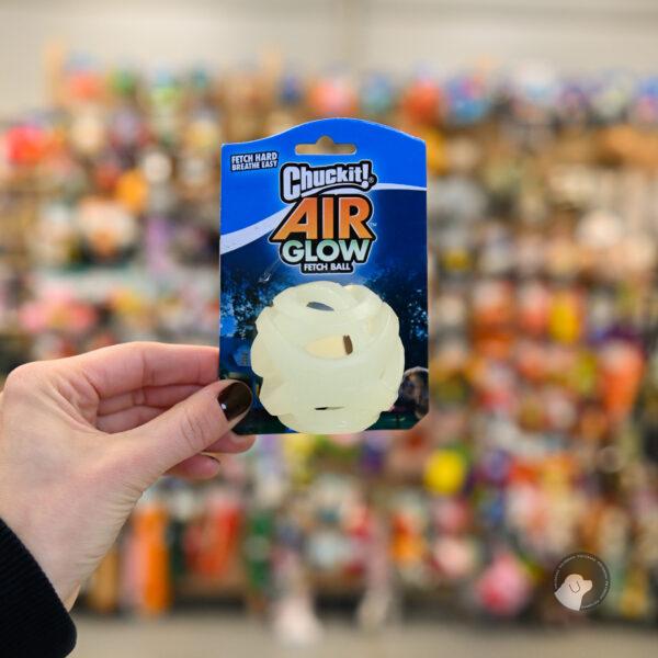 Chuckit! MAX GLOW AIR FETCH BALL Medium- świecąca gumowa ażurowa piłka