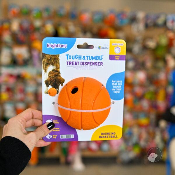Brightkins Zabawka na przysmaki Basketball Treat Dispenser PIŁKA DO KOSZYKÓWKI