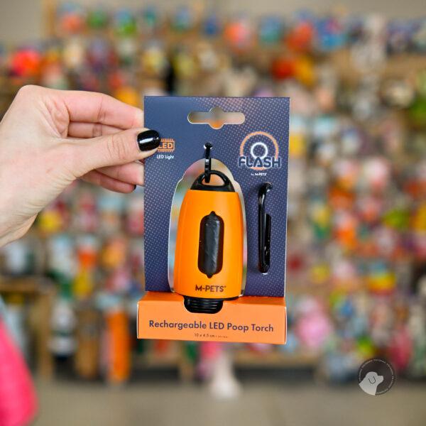 M-pets Latarka FLASH LED z dyspenserem – Pomarańczowa