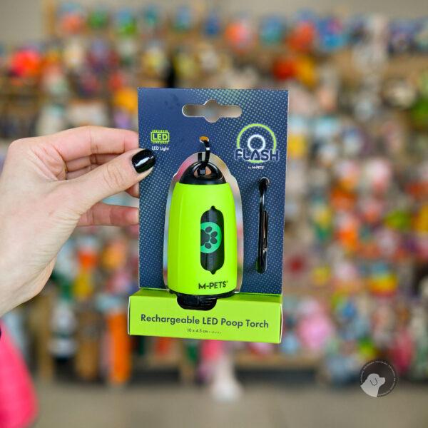 M-pets Latarka FLASH LED z dyspenserem – zielona