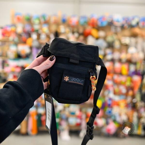 Mała torebka na przysmaki dla psa JoQu® Small Snack Bag czarna