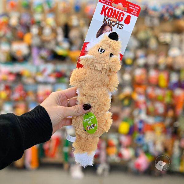 KONG Scrunch Knots Fox s/m - pluszowy lis bez wypełnienia z piszczałką