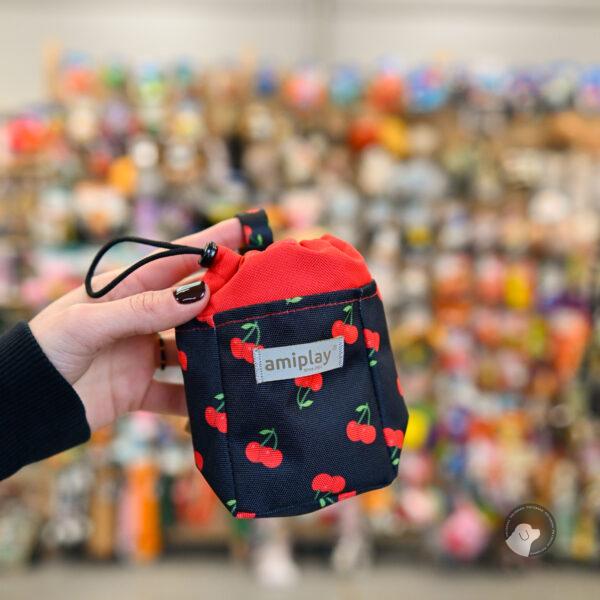 AMIPLAY Torebka na przysmaki BeHappy Cherry Czarna w wisienki