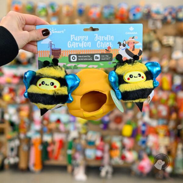Hugsmart Puppy Garden Buzz ‘N’ Hide zabawka węchowa pszczółki w ulu