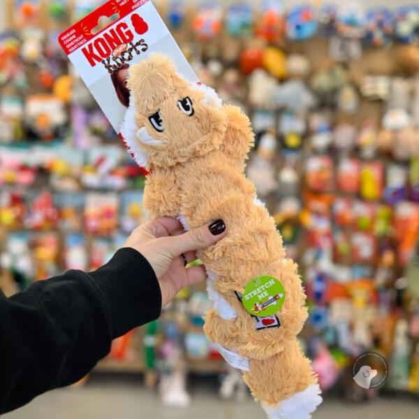 KONG Scrunch Knots Fox m/l - pluszowy lis bez wypełnienia z piszczałką