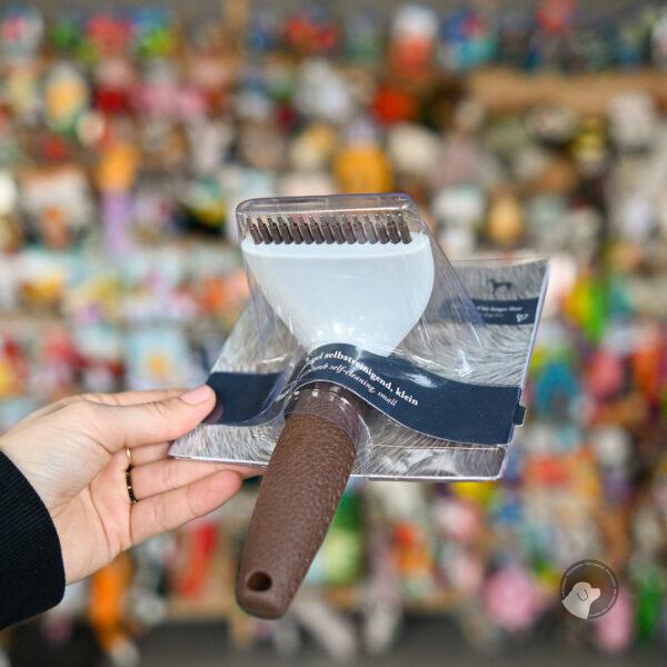 Hunter - zgrzebło dla psa do czesania samoczyszczące M