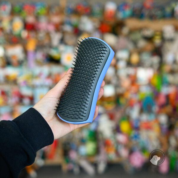 PET TEEZER szczotka do rozplątywania i pielęgnacji sierści rozmiar L niebiesko-czarna