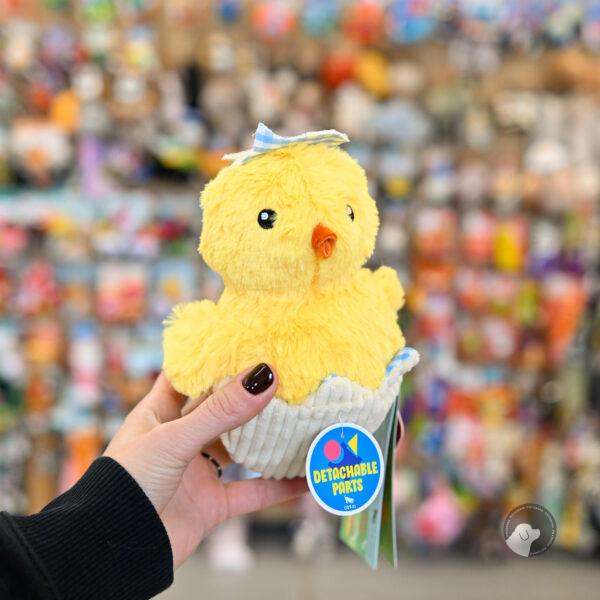 P.L.A.Y Hippity Hoppity Chick Me Out Toy - kurczak w jajku zabawka węchowa dla psa