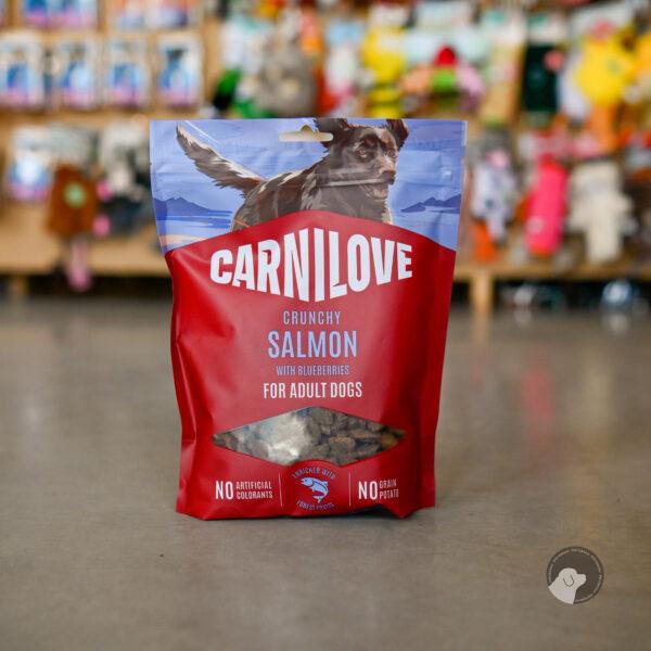 CARNILOVE Dog CRUNCHY Snack Salmon with Blueberries  łosoś z borówkami 200 g